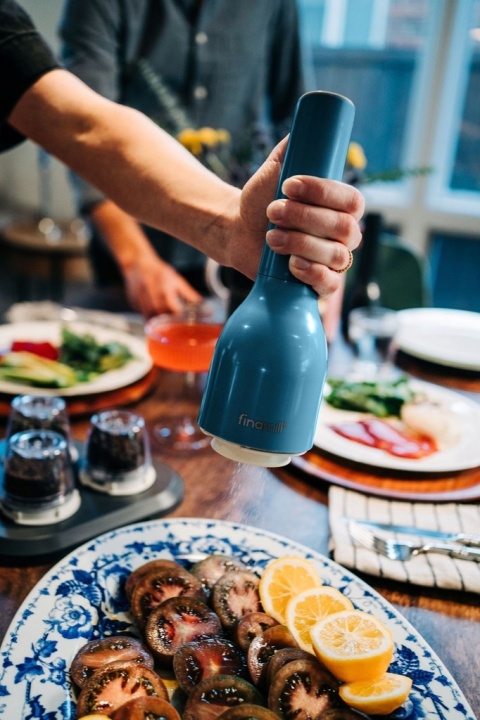 MŁYNEK ELEKTRYCZNY DO PIEPRZU SOLI PRZYPRAW +2 POJEMNIKI FINAMILL USB