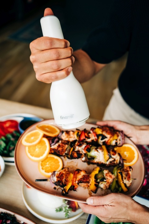 MŁYNEK ELEKTRYCZNY DO SOLI PIEPRZU PRZYPRAW+2 POJEMNIKI FINAMILL BIAŁY USB